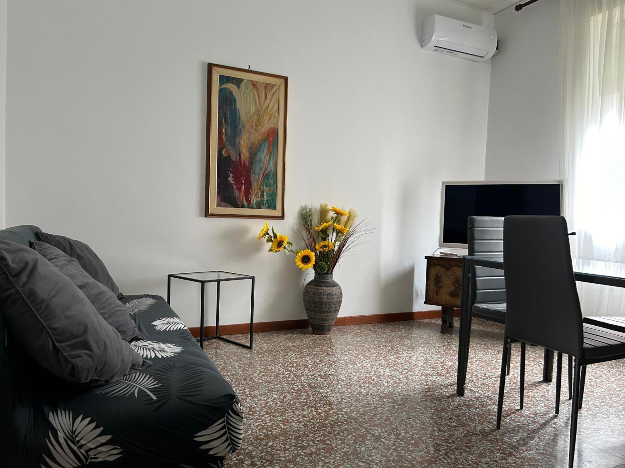 Tra Mare E Arte Apartment ลิโด ดิ ออสเตีย ภายนอก รูปภาพ